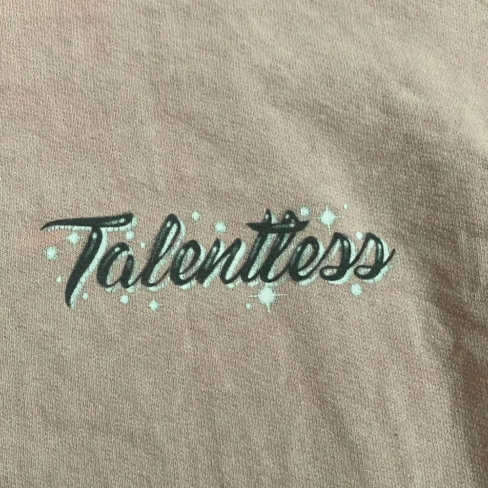 TALENTLESS - Picture 7 of 16
